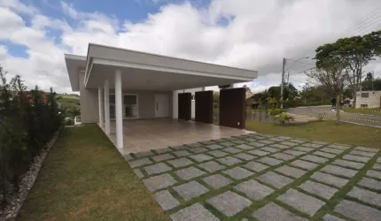 Casa alto padrão em condomínio fechado