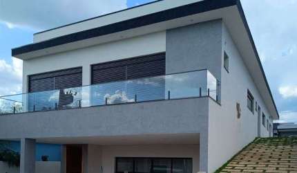 Casa nova em Condomínio fechado