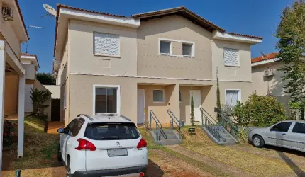 Casa em condomínio com 4 dormitórios sendo 2 suítes