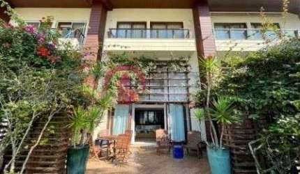 Casa Pé na Areia com 5 Suítes à Venda – Praia de Pernambuco, Guarujá/SP