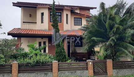 Casa Alto Padrão para Venda em Itanhaém, Santa Terezinha, 4 dormitórios, 1 suíte, 2 banheiros, 4 vagas