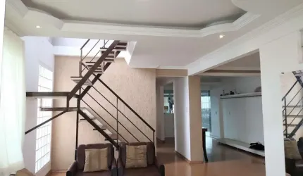 Casa com 5 quartos à venda na Dez, 300, Vila Cristina, Betim por R$ 720.000