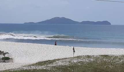 BEIRA MAR, NO PARAÍSO EM CABO FRIO, PRAIA DO FOGUETE, EXCELENTE OPÇÃO CASA 3/4