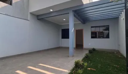 Casa à venda em Maringá/PR no Jardim Monte Rei, com 3 quartos e com 105 m² de construção