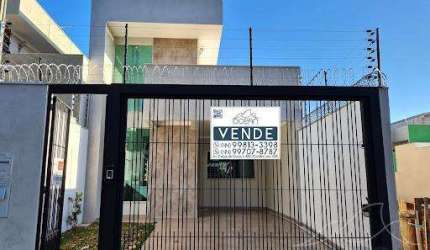 Casa à venda em Maringá no Jardim Ipanema, com 3 quartos, com 200 m² de construção