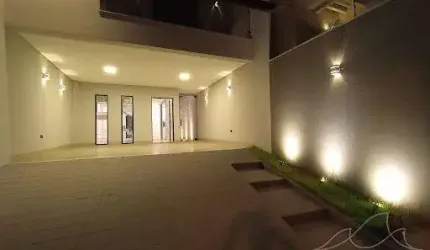 Sobrado à venda em Maringá, Jardim Itália II, com 2 quartos, com 230 m²