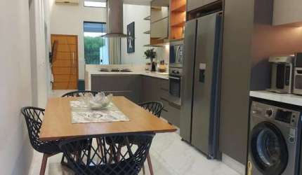 Casa à venda em Maringá, Jardim Montreal, com 3 quartos, com 90 m²