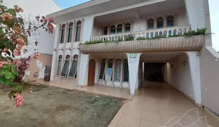 Sobrado à venda em Maringá, Zona 07, com 4 quartos, com 420 m²
