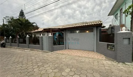 Casa à venda no bairro Ingleses do Rio Vermelho - Florianópolis/SC