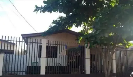 Casa para Venda em Foz do Iguaçu, Novo Mundo, 3 dormitórios, 2 banheiros, 2 vagas