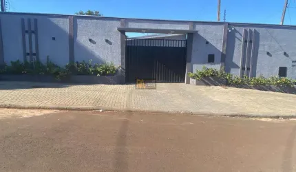 Casa para Venda em Foz do Iguaçu, Jardim Santa Rita, 5 dormitórios, 1 suíte, 2 banheiros, 3 vagas