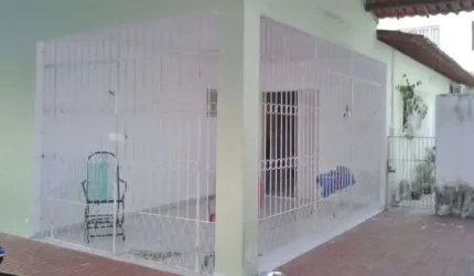Casa com 3 dormitórios à venda, 200 m² por R$ 550.000,00 - Candelária - Natal/RN