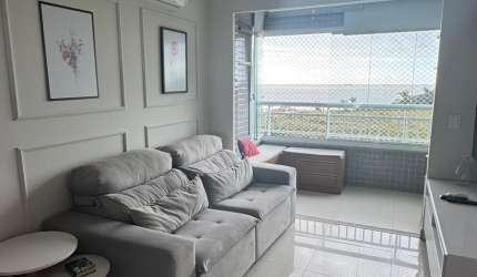 Apartamento no Calhau com dois dormitório mobiliado.