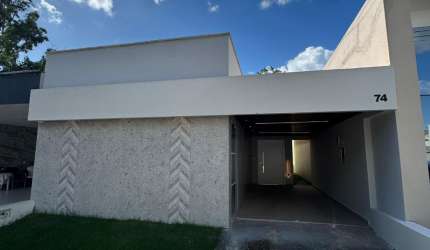 Alugo linda casa no Condomínio Residencial Arbre