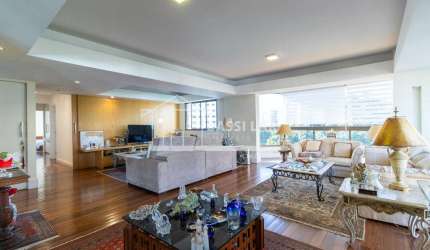 Apartamento à venda com 3 quartos, sendo 3 suítes, 195m² em Moema