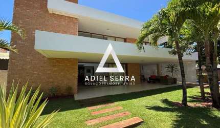 Guarajuba | Casa alto padrão | 5 suítes + dependência | 378m² | Energia solar | Porteira fechada