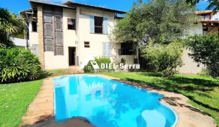 Piatã - 675m² total - 5 quartos - 2 suítes - Gabinete - Despensa - 2 varandas - Placa solar - Edícula - Piscina privativa - Sótão - 4 vagas