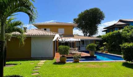 Sauípe - 1.200m² terreno - 345m² área fechada - PORTEIRA FECHADA - Decorada - Mobiliada - Recém reformada - 4 suítes - Churrasqueira - 4 vagas