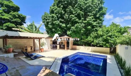 Candeal - Triplex - Decorado - 4 quartos - 3 suítes - Master c/ closets - Jacuzzi - Armários planejados - 2 lavabos - Piscina - Área gourmet - 4 vagas