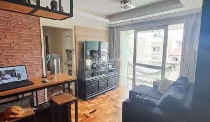Reformado com 2 quartos no bairro Cristal