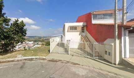 Sobrado com 2 Unidades Independentes – Bairro Tranquilo em São José dos Campos – Ideal para Morar e Investir