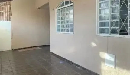Casa no Guamá muito bem localizada