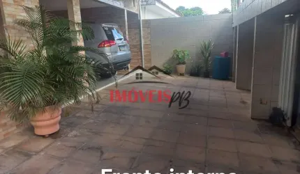 Belíssima casa no Cristo em João Pessoa com 3 suítes...