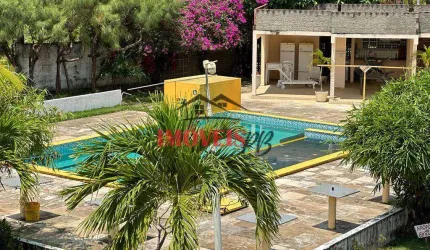 Casa em condomínio fechado em carapibus com 4 quartos sendo 2 suítes.
