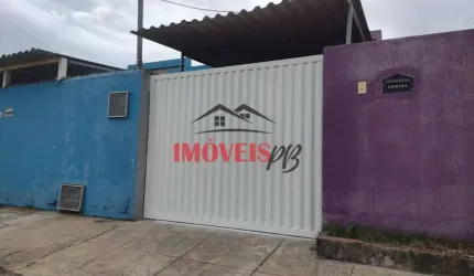 Casa próximo as comércios locais a 1km do mar, a 15 metros da PB008