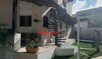 Casa 1º andar em Tabatinga I a 300 m da praia com 5 suítes