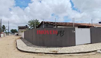 Casa de esquina em Gramame com 3 quartos sendo 1 suíte.