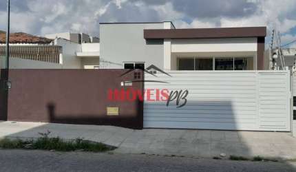 Casa no Geisel com 3 quartos sendo 2 suítes com piscina