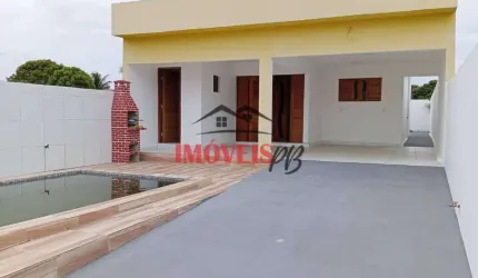 Casa com piscina e otima localidade no Village a 5 minutos da praia.