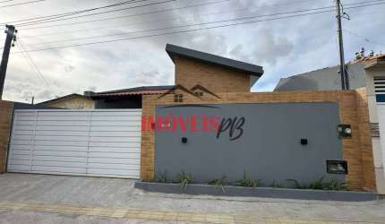 Casa no bairro de Paratibe com 3 quartos sendo 1 suíte