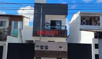 casa em Mangabeira com 2 quartos sendo 1 suíte