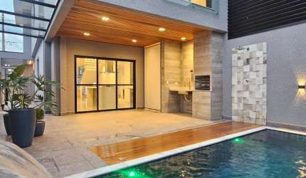 Belíssima casa a venda em Santana de Parnaíba