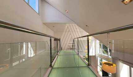Casa exclusiva em condomínio Quinta das Laranjeiras no Anhangabaú, Jundiaí-SP:  4 suítes, 5 vagas, 410m²