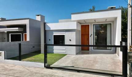 Casa com 2 quartos à venda na Avenida Central, 250, Jardim Beira Mar, Capão da Canoa por R$ 680.000