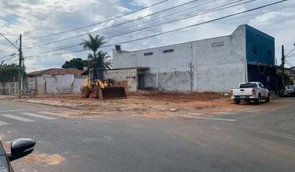 Lote de esquina em Campinas perto da Praça A.