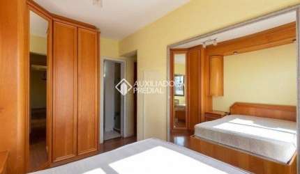 Apartamento, 3 dormitórios, no bairro Menino Deus