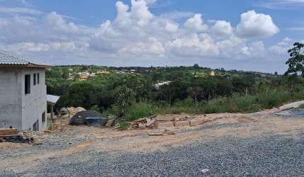 LOTE EM CONDOM&#205;NIO DE M&#201;DIO PADR&#195;O