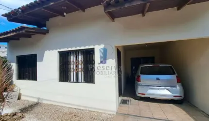 Excelente casa averbada com 2 dormitórios