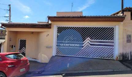 Excelente casa localizada próximo ao centro de Pinhalzinho