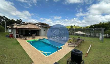 Casa de campo 100% mobiliada, condomínio fechado em Pinhalzinho!