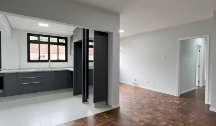 Apartamento todo reformado no Água Verde – Curitiba/PR