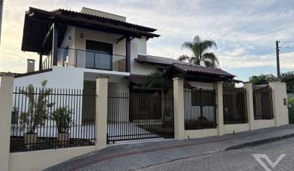 Casa com 4 quartos para alugar no Itoupava Norte, Blumenau , 266 m2 por R$ 7.590