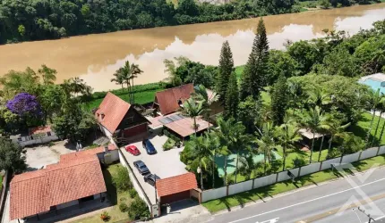 Casa com 4 quartos à venda em Poço Grande, Gaspar , 364 m2 por R$ 2.980.000