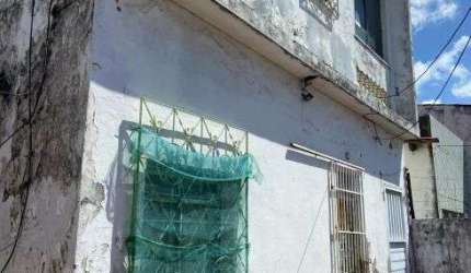 CASA TRIPLA NO SIQUEIRA CAMPOS