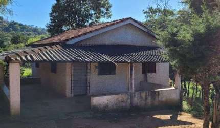 SÍTIO EM CACONDE, APROXIMADAMENTE 4 KM DE ASFALTO.