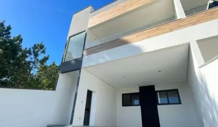 Geminado de auto padrão com área de festa piscina! Um ótimo padrão de acabamento